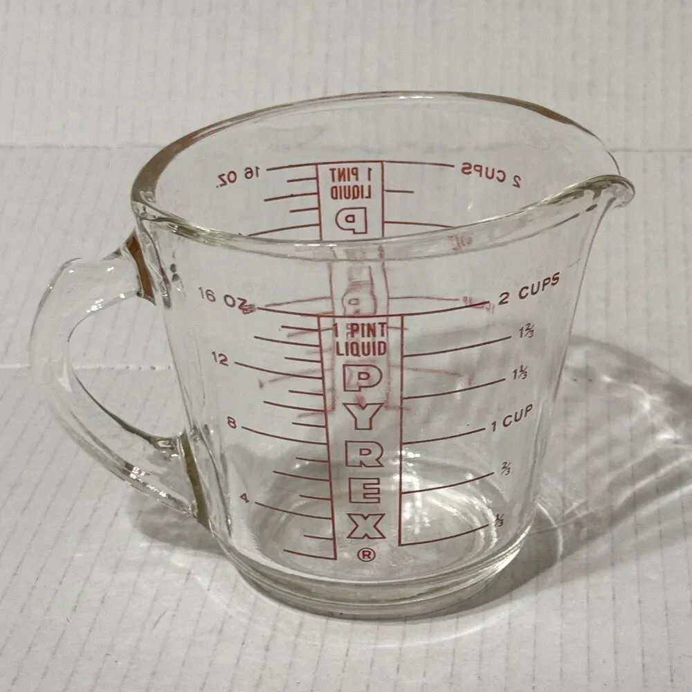 Vintage PYREX 516 Glass Measuring Cup Red Lettering Closed D-Handle 2 Cup/1 Pint